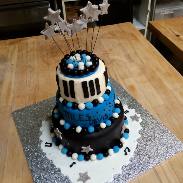 Another team made this music cake.